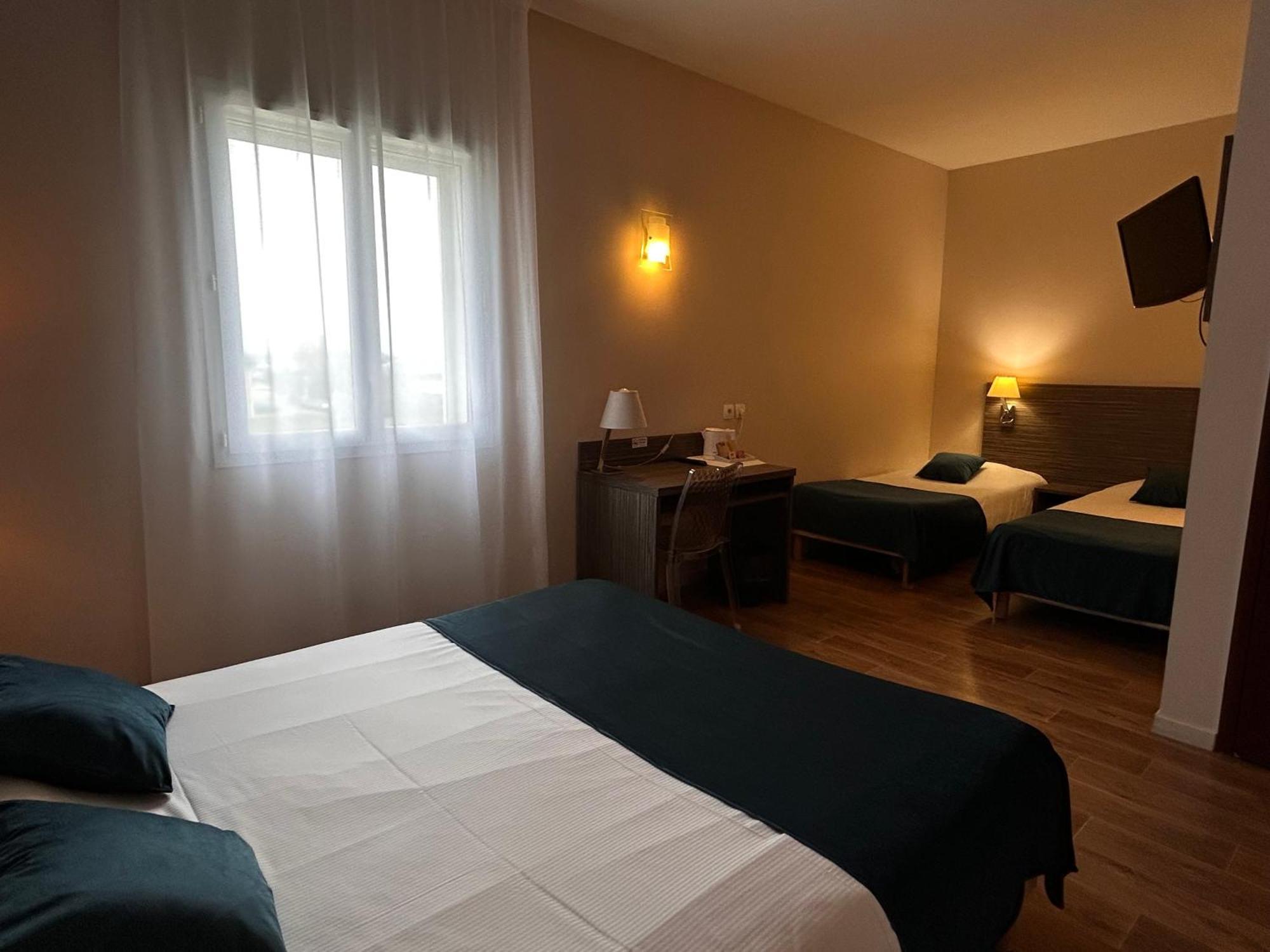 Hotel Caiman Pierrelatte Ngoại thất bức ảnh
